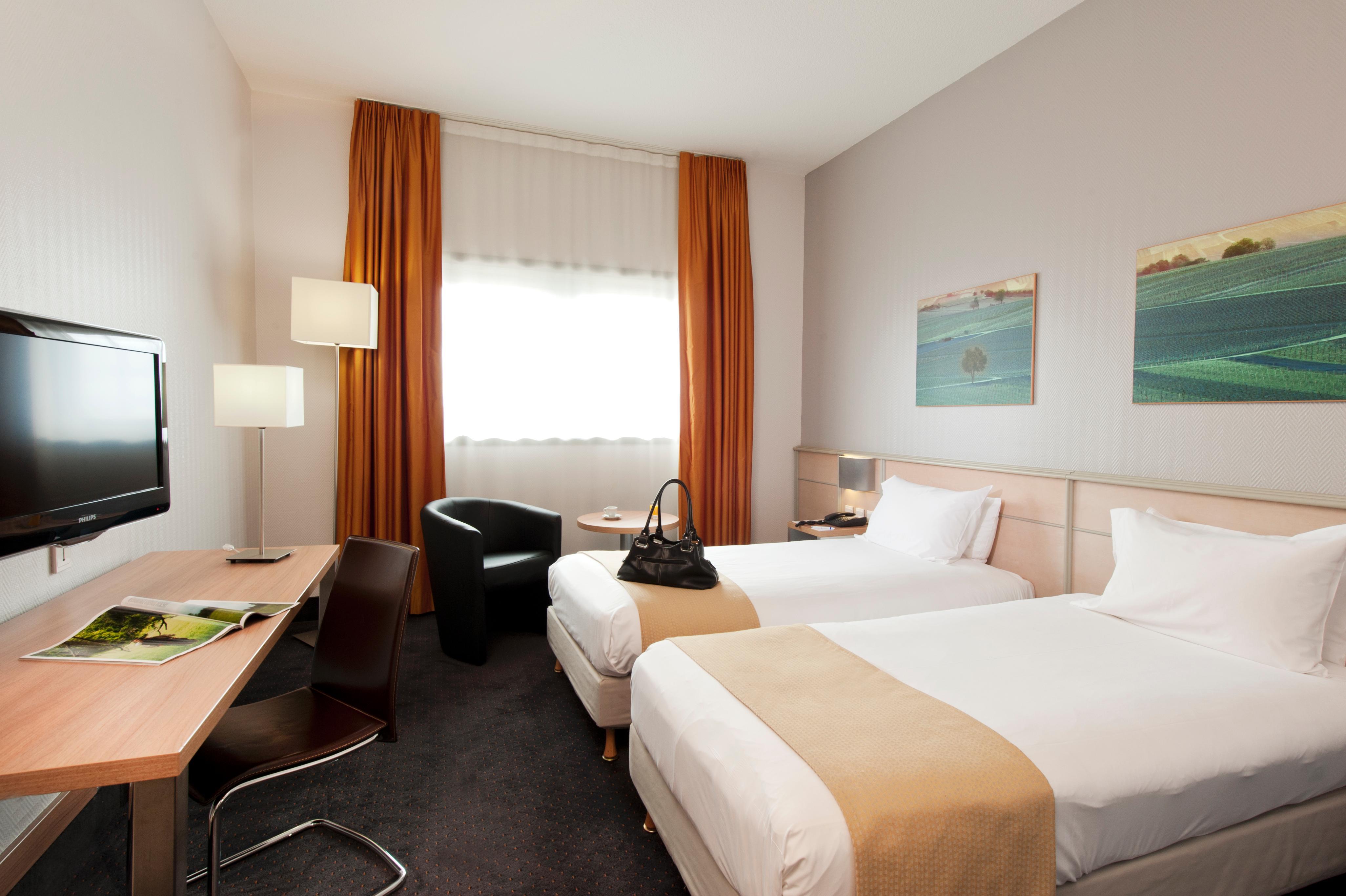 Novotel Tours Centre Gare Exterior foto