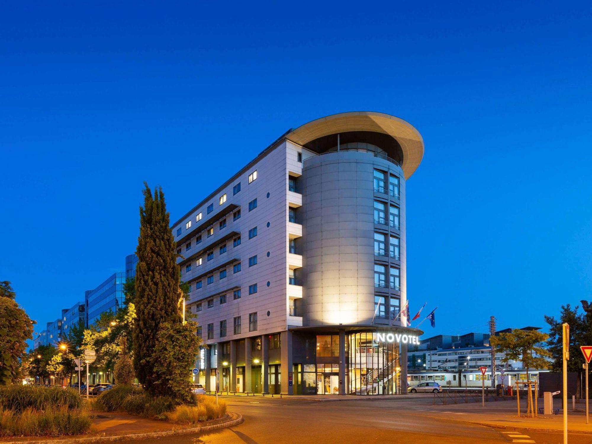 Novotel Tours Centre Gare Exterior foto